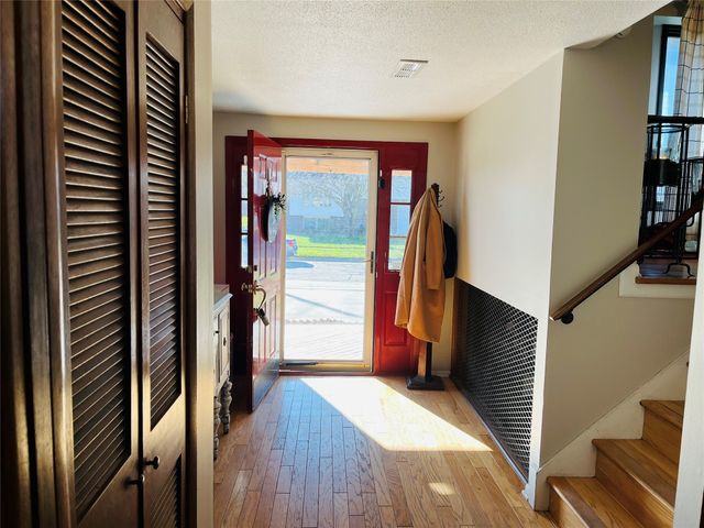 1512 N 5th Ave E Avenue, Newton, IA 50208