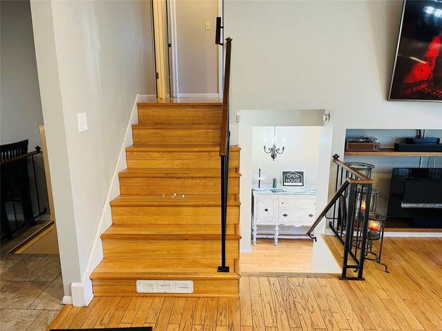 1512 N 5th Ave E Avenue, Newton, IA 50208