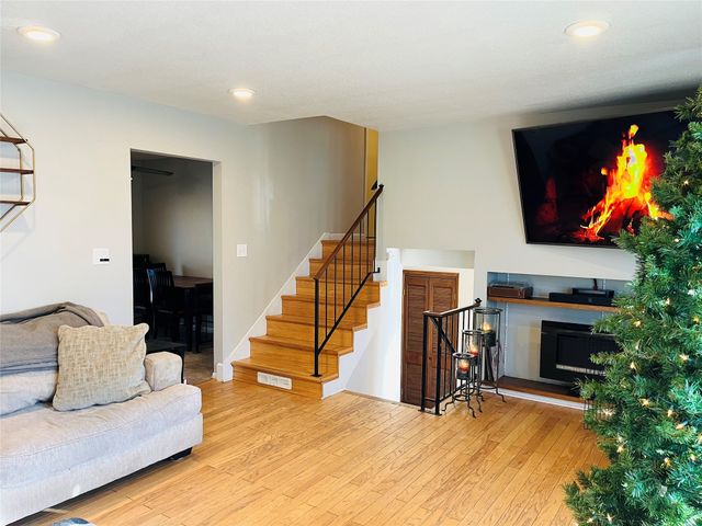 1512 N 5th Ave E Avenue, Newton, IA 50208