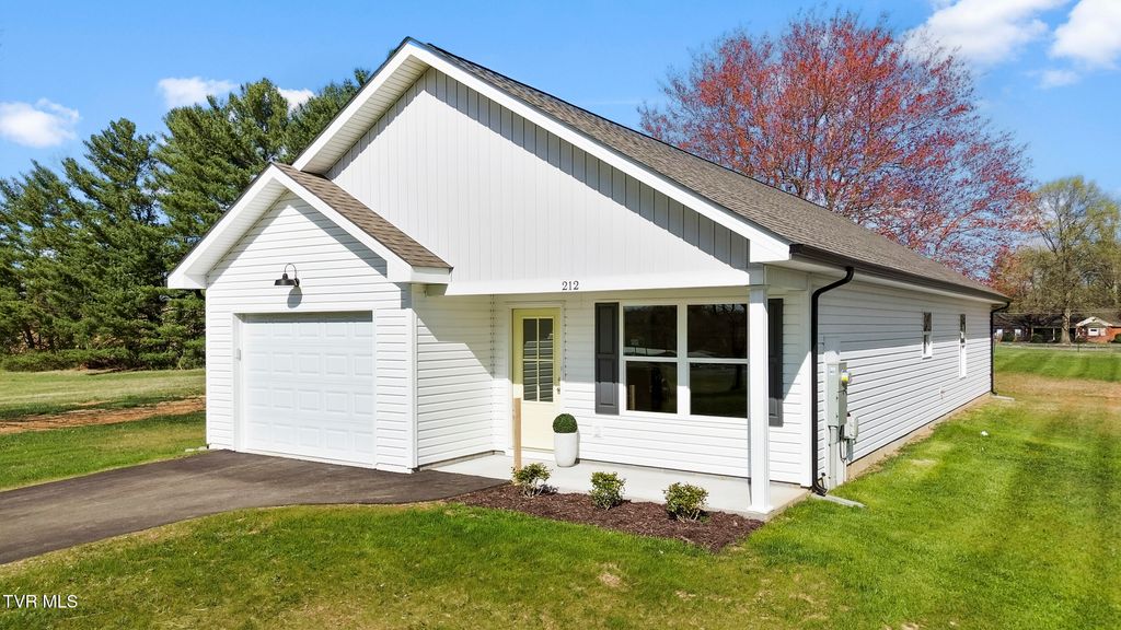 212 Baylor Avenue, Morristown, TN 37814