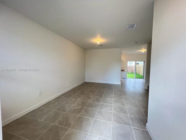 12612 NW 23rd Pl, Miami, FL 33167