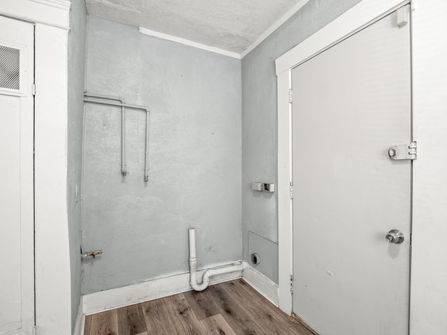 1211 E Clinton Avenue, Fresno, CA 93704