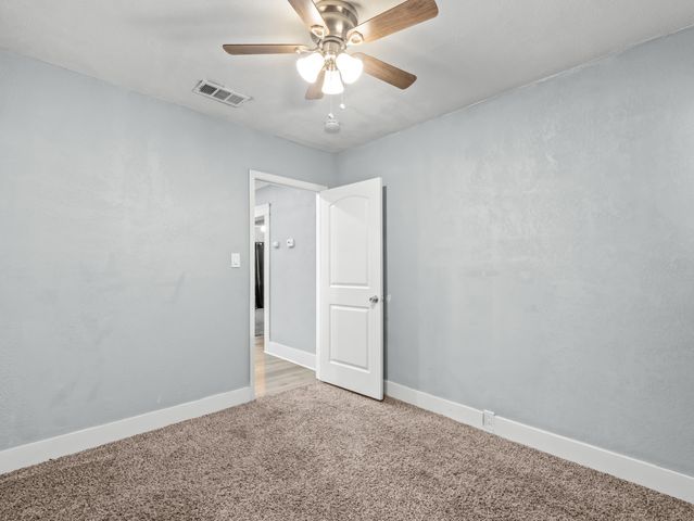 1211 E Clinton Avenue, Fresno, CA 93704