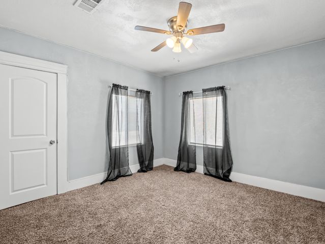 1211 E Clinton Avenue, Fresno, CA 93704