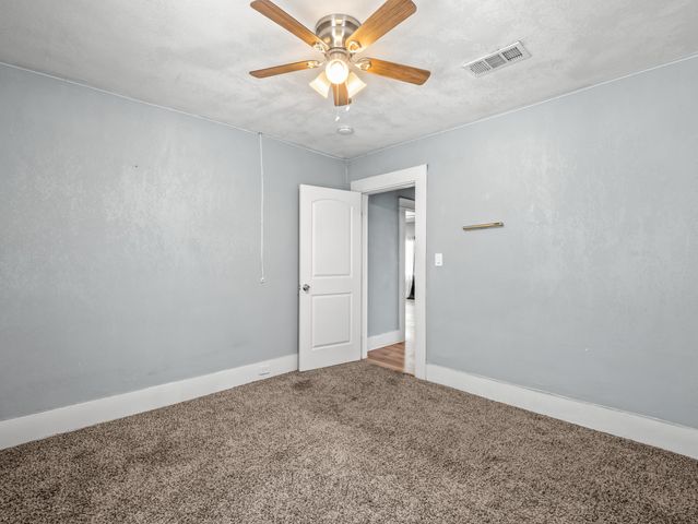 1211 E Clinton Avenue, Fresno, CA 93704
