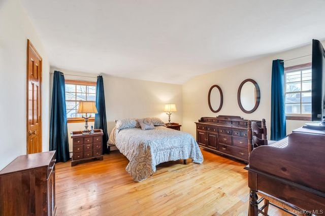 287 6th Avenue, Saint James, NY 11780