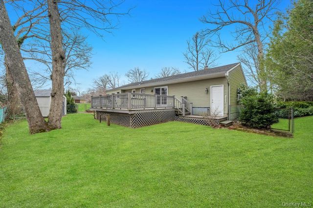 287 6th Avenue, Saint James, NY 11780