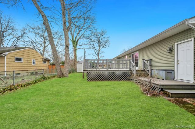 287 6th Avenue, Saint James, NY 11780