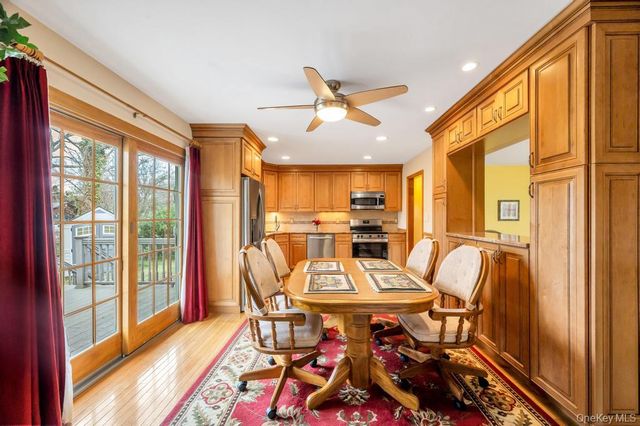 287 6th Avenue, Saint James, NY 11780