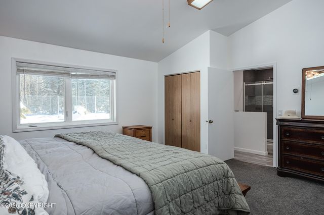 1111 Shannon Drive, Fairbanks, AK 99701