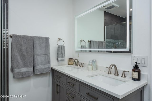 1111 Shannon Drive, Fairbanks, AK 99701