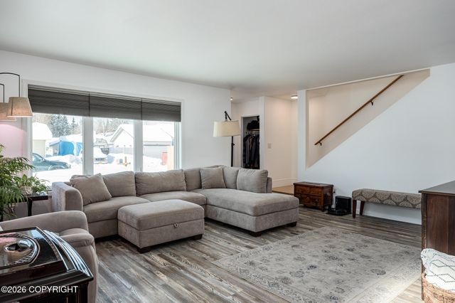 1111 Shannon Drive, Fairbanks, AK 99701