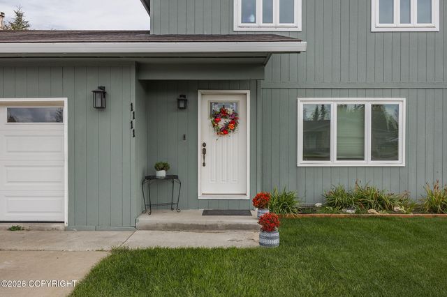 1111 Shannon Drive, Fairbanks, AK 99701