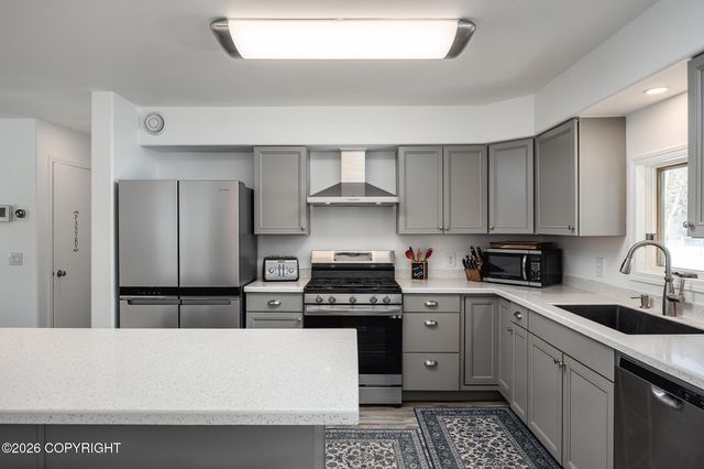 1111 Shannon Drive, Fairbanks, AK 99701