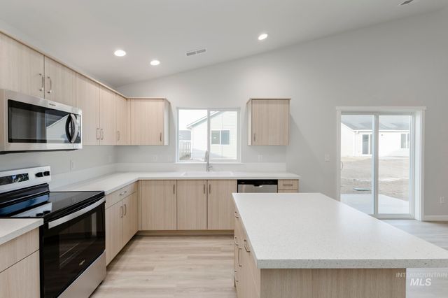 1716 N Birch St, Jerome, ID 83338