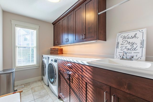 5361 Scenic Oak Drive SW, Rochester, MN 55902