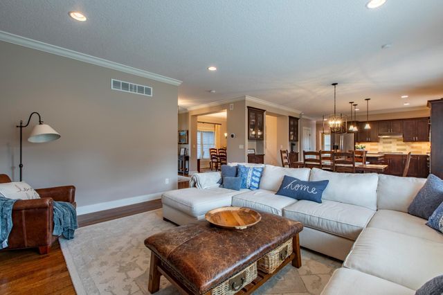 5361 Scenic Oak Drive SW, Rochester, MN 55902