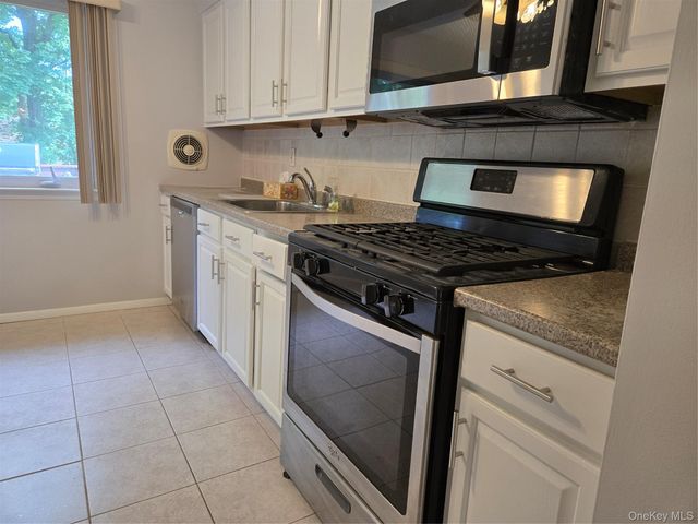14 Lake Shore Drive, Nanuet, NY 10954
