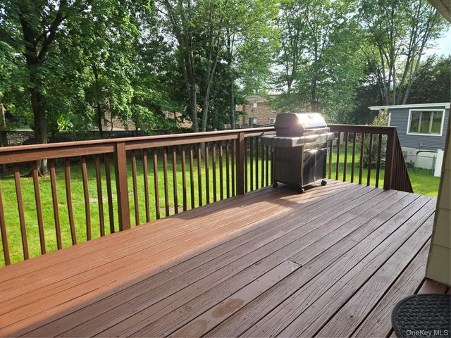 14 Lake Shore Drive, Nanuet, NY 10954