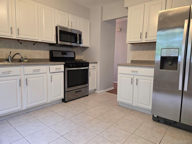 14 Lake Shore Drive, Nanuet, NY 10954