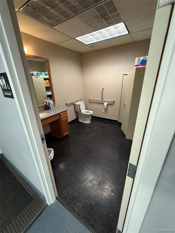 2232 Eureka Road, Wyandotte, MI 48192