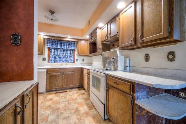 206 N 21st Street, Kansas City, KS 66102