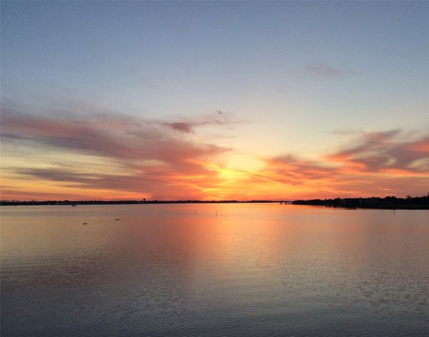 401 Lakeside Lane 203, Houston, TX 77058