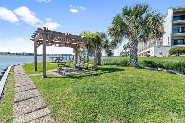 401 Lakeside Lane 203, Houston, TX 77058