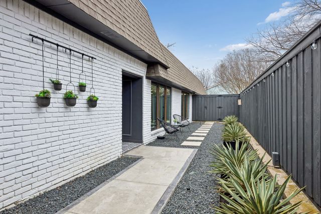 7205 Claybrook Drive, Dallas, TX 75231