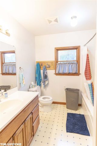 85 S Hilton Park Road, Muskegon, MI 49442