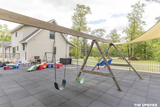 85 S Hilton Park Road, Muskegon, MI 49442