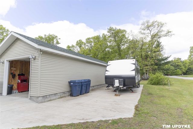 85 S Hilton Park Road, Muskegon, MI 49442