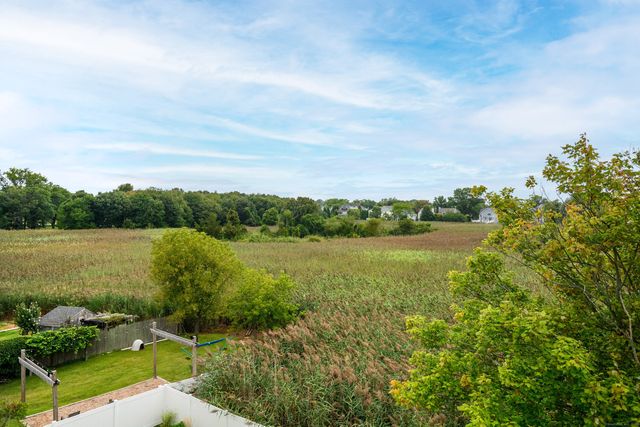 1039 Reef Road, Fairfield, CT 06824