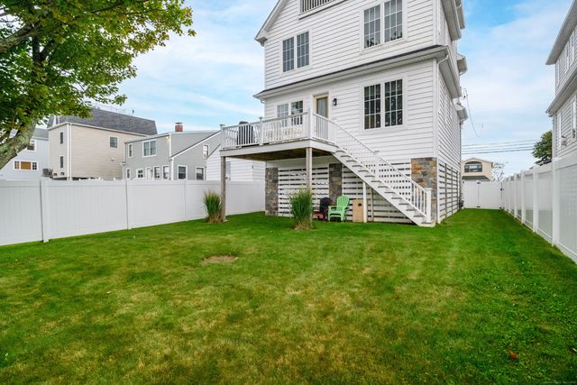 1039 Reef Road, Fairfield, CT 06824