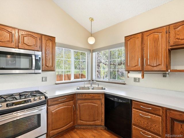6878 Taft Ct, Arvada, CO 80004