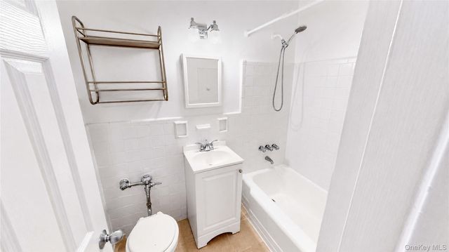 50-21 39th Place 1A, Sunnyside, NY 11104