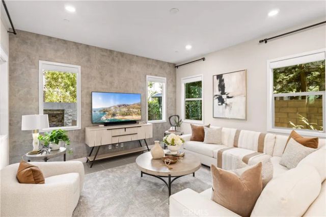 131 Spiral, Irvine, CA 92618