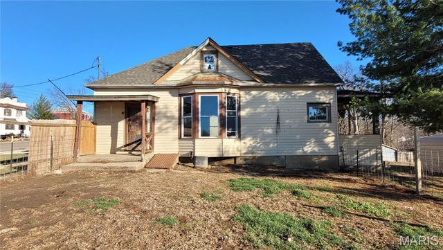 106 Oaklawn Avenue, Warrenton, MO 63383