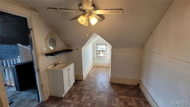 106 Oaklawn Avenue, Warrenton, MO 63383