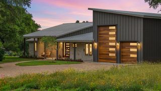 9207 Claxton DR, Austin, TX 78736