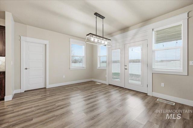 92 S Ravine Way, Nampa, ID 83687