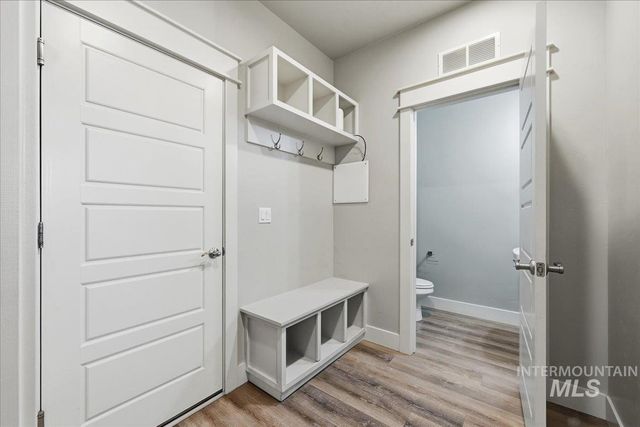 92 S Ravine Way, Nampa, ID 83687