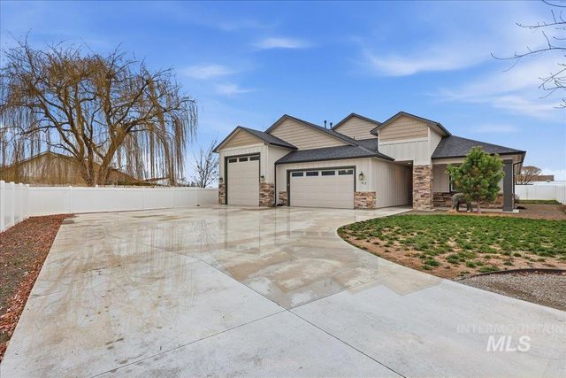 92 S Ravine Way, Nampa, ID 83687