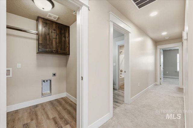 92 S Ravine Way, Nampa, ID 83687