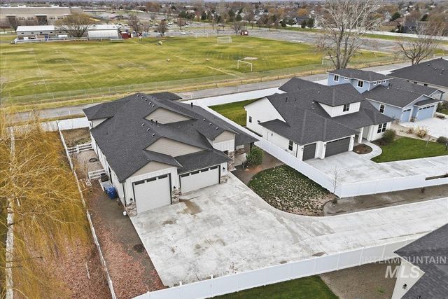 92 S Ravine Way, Nampa, ID 83687