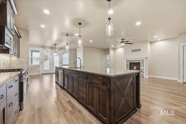 92 S Ravine Way, Nampa, ID 83687