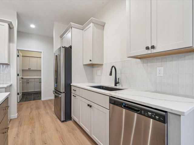 588 Maclan Circle, Iowa City, IA 52246