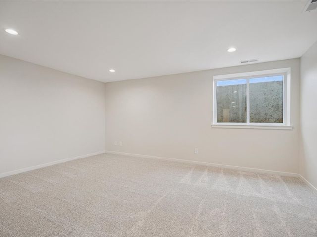 588 Maclan Circle, Iowa City, IA 52246