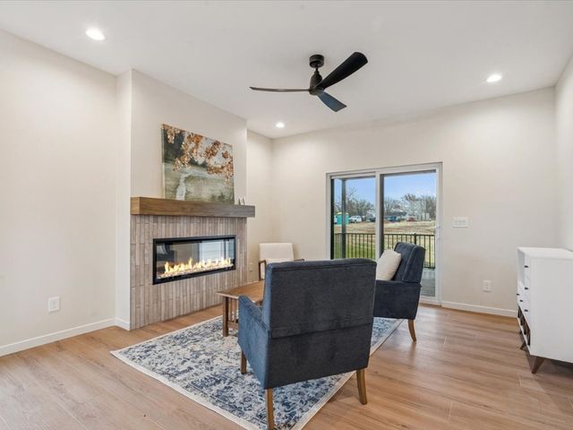 588 Maclan Circle, Iowa City, IA 52246