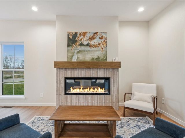 588 Maclan Circle, Iowa City, IA 52246